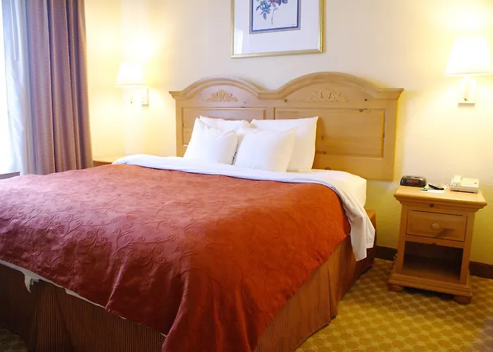 Lexington Inn & Suites Columbus-Polaris